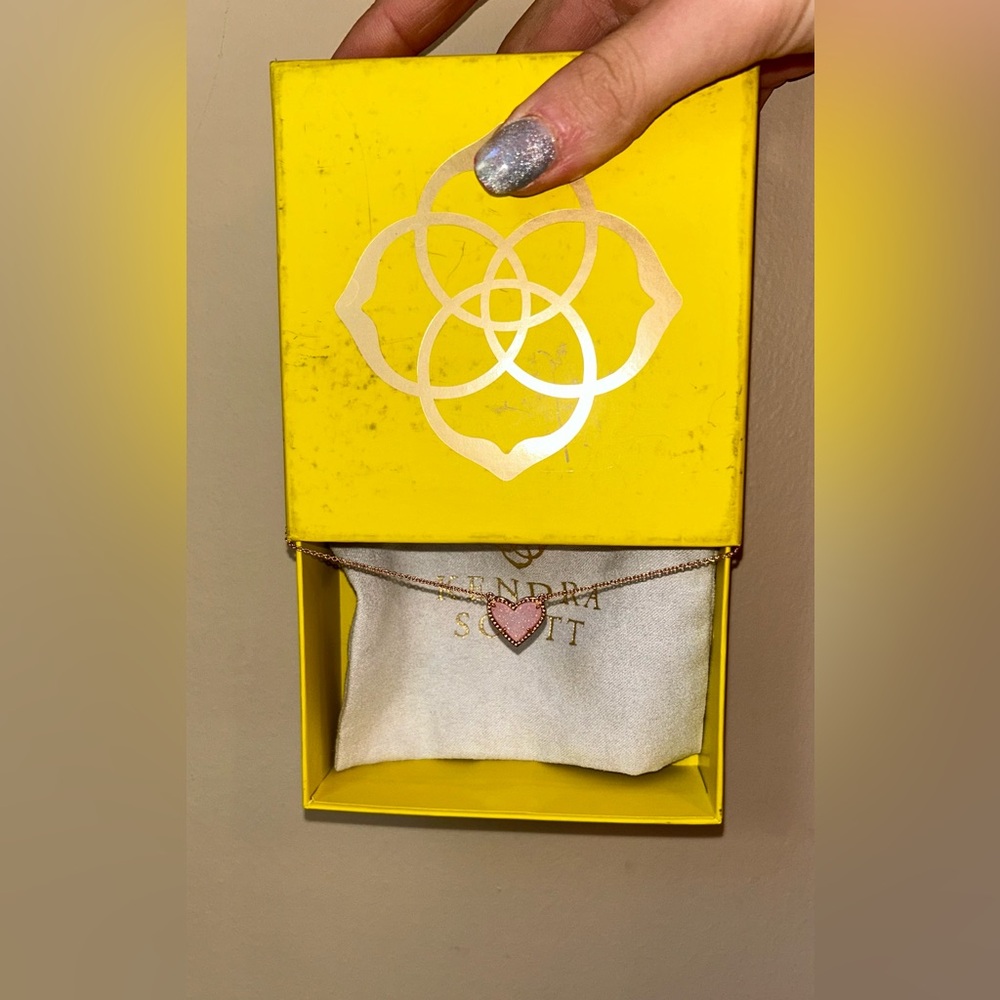 Kendra Scott Rose gold Ari heart necklace